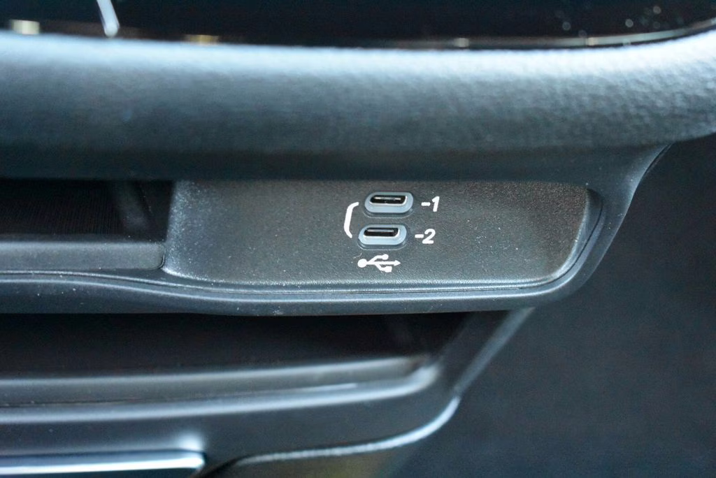 2026 Bright White Clearcoat Chrysler Pacifica Select AWD Van