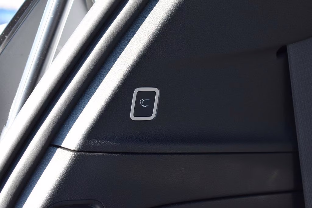 2026 Bright White Clearcoat Chrysler Pacifica Select AWD Van