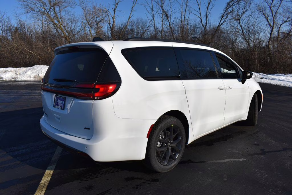 2026 Bright White Clearcoat Chrysler Pacifica Select AWD Van