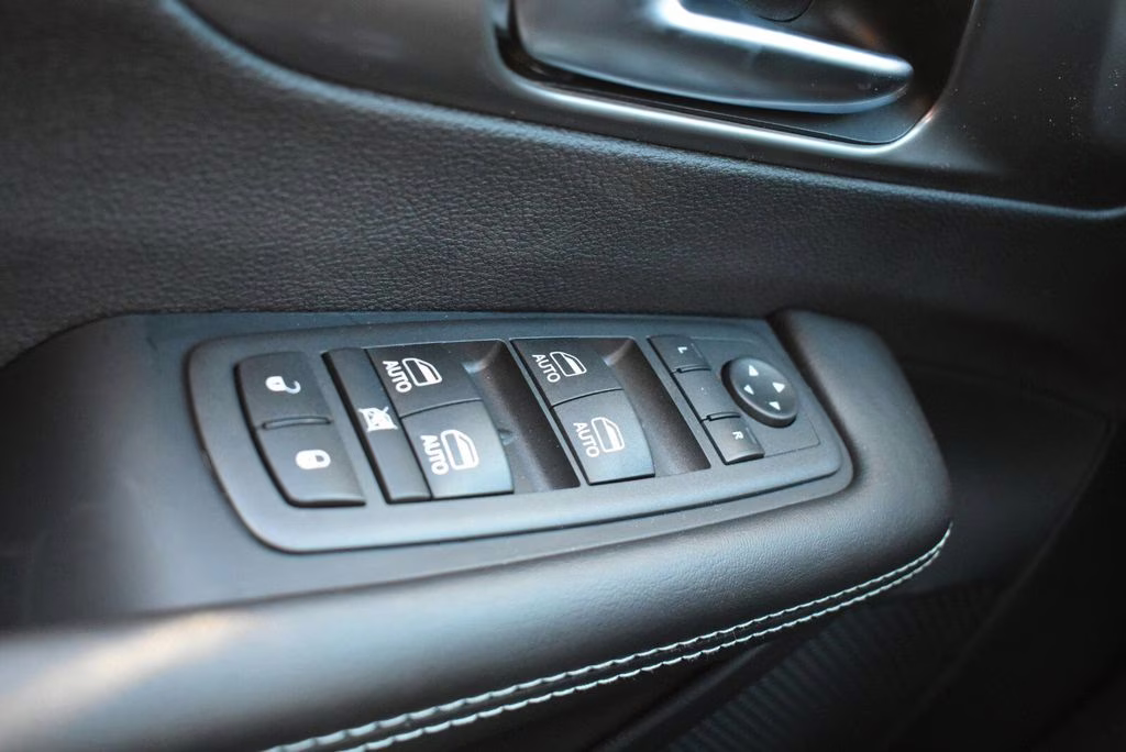 2026 Bright White Clearcoat Chrysler Pacifica Select AWD Van