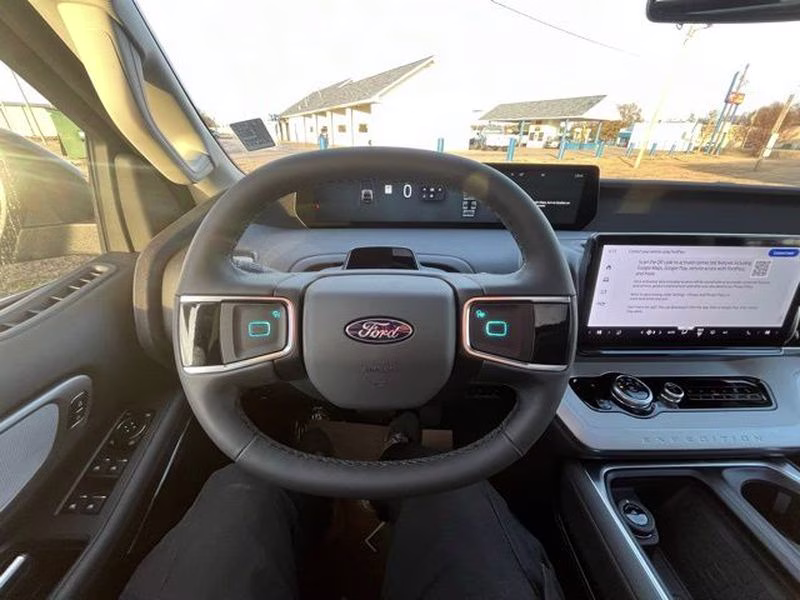 2025 Agate Black Metallic Ford Expedition Active 4X4 SUV