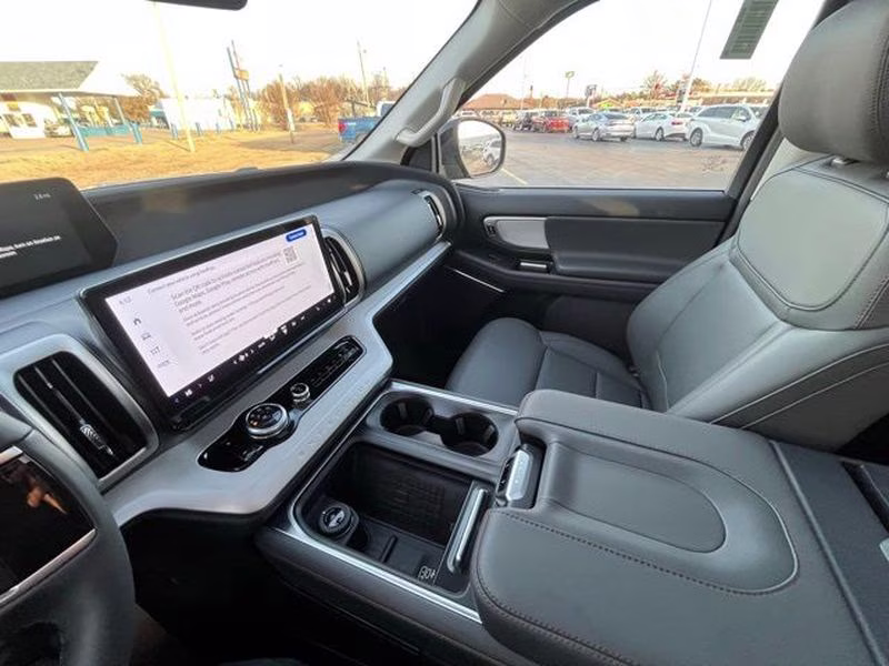 2025 Agate Black Metallic Ford Expedition Active 4X4 SUV