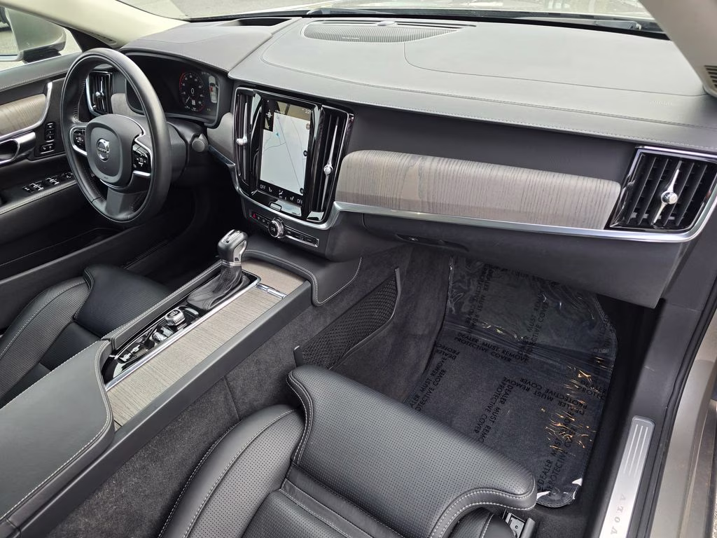 2021 Pebble Gray Metallic Volvo S90 T6 Inscription AWD Sedan