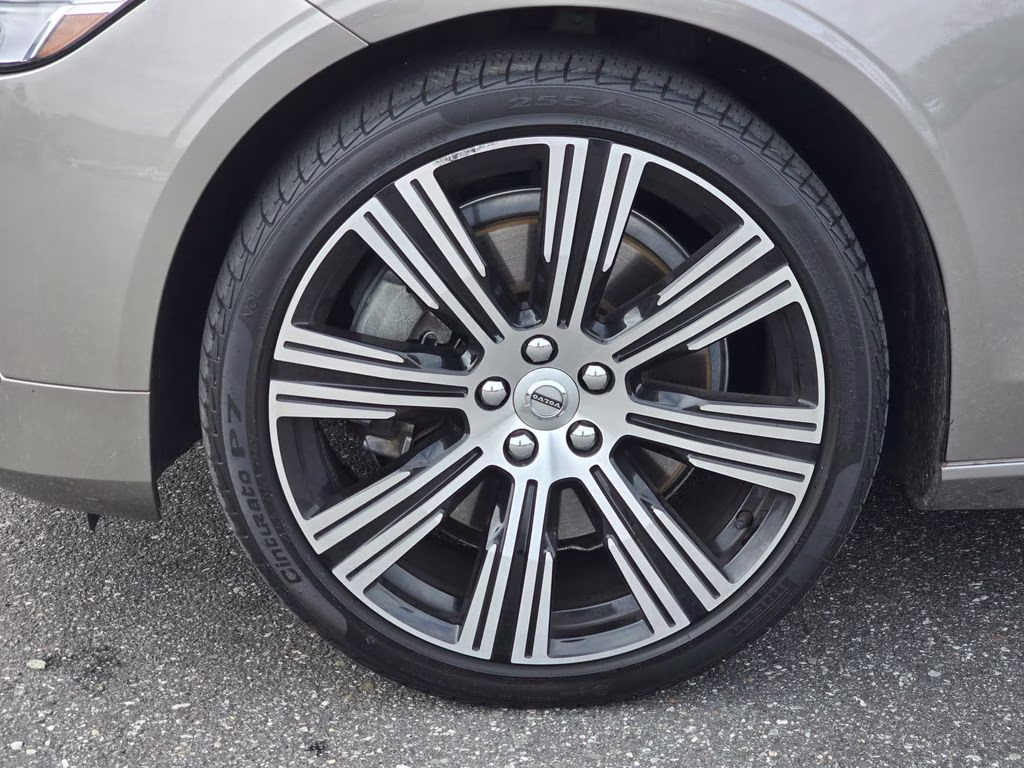 2021 Pebble Gray Metallic Volvo S90 T6 Inscription AWD Sedan