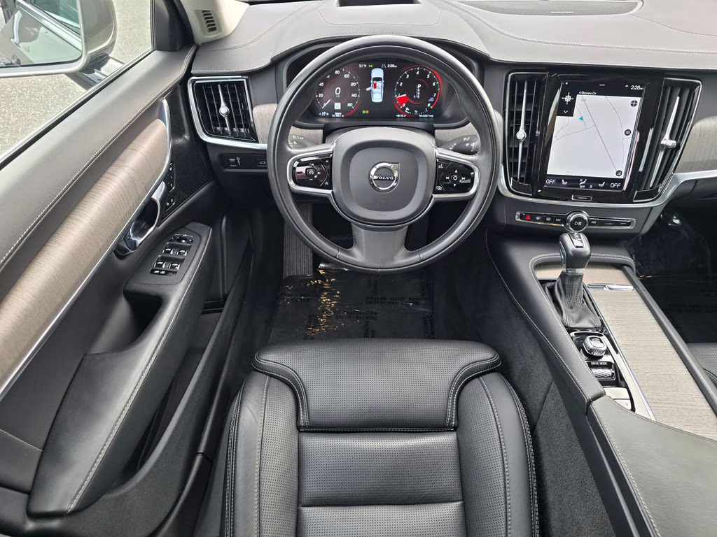 2021 Pebble Gray Metallic Volvo S90 T6 Inscription AWD Sedan