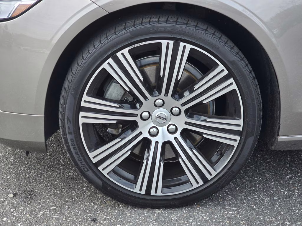 2021 Pebble Gray Metallic Volvo S90 T6 Inscription AWD Sedan