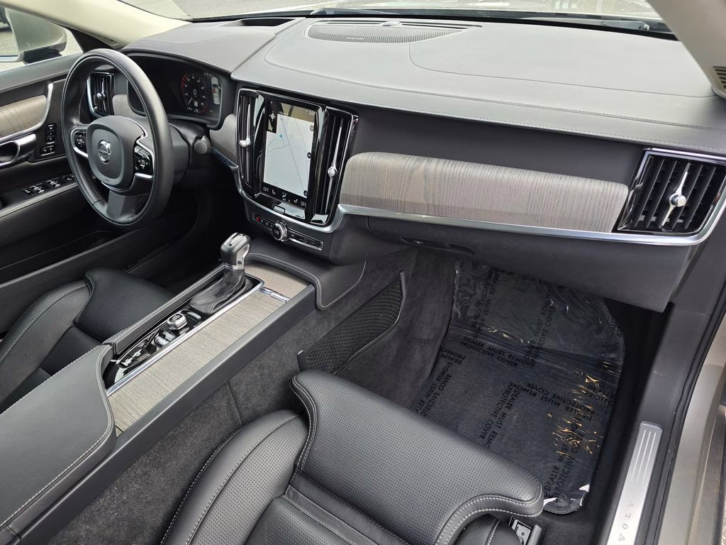 2021 Pebble Gray Metallic Volvo S90 T6 Inscription AWD Sedan