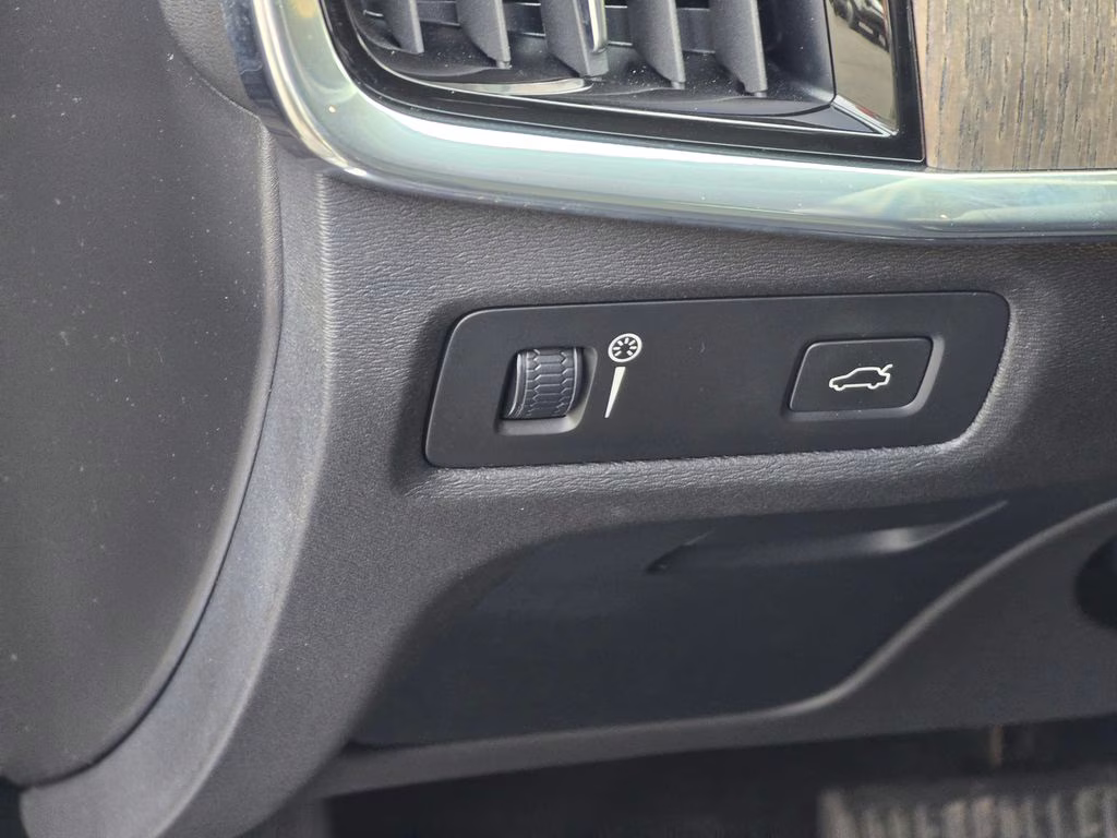 2021 Pebble Gray Metallic Volvo S90 T6 Inscription AWD Sedan