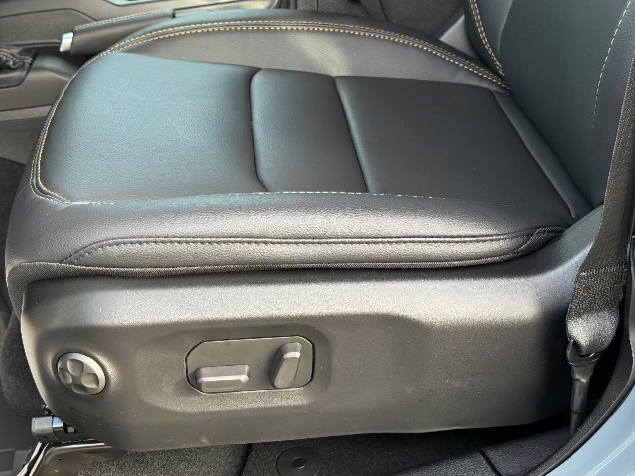 2026 Anvil Clearcoat Jeep Wrangler Sahara 4X4 SUV