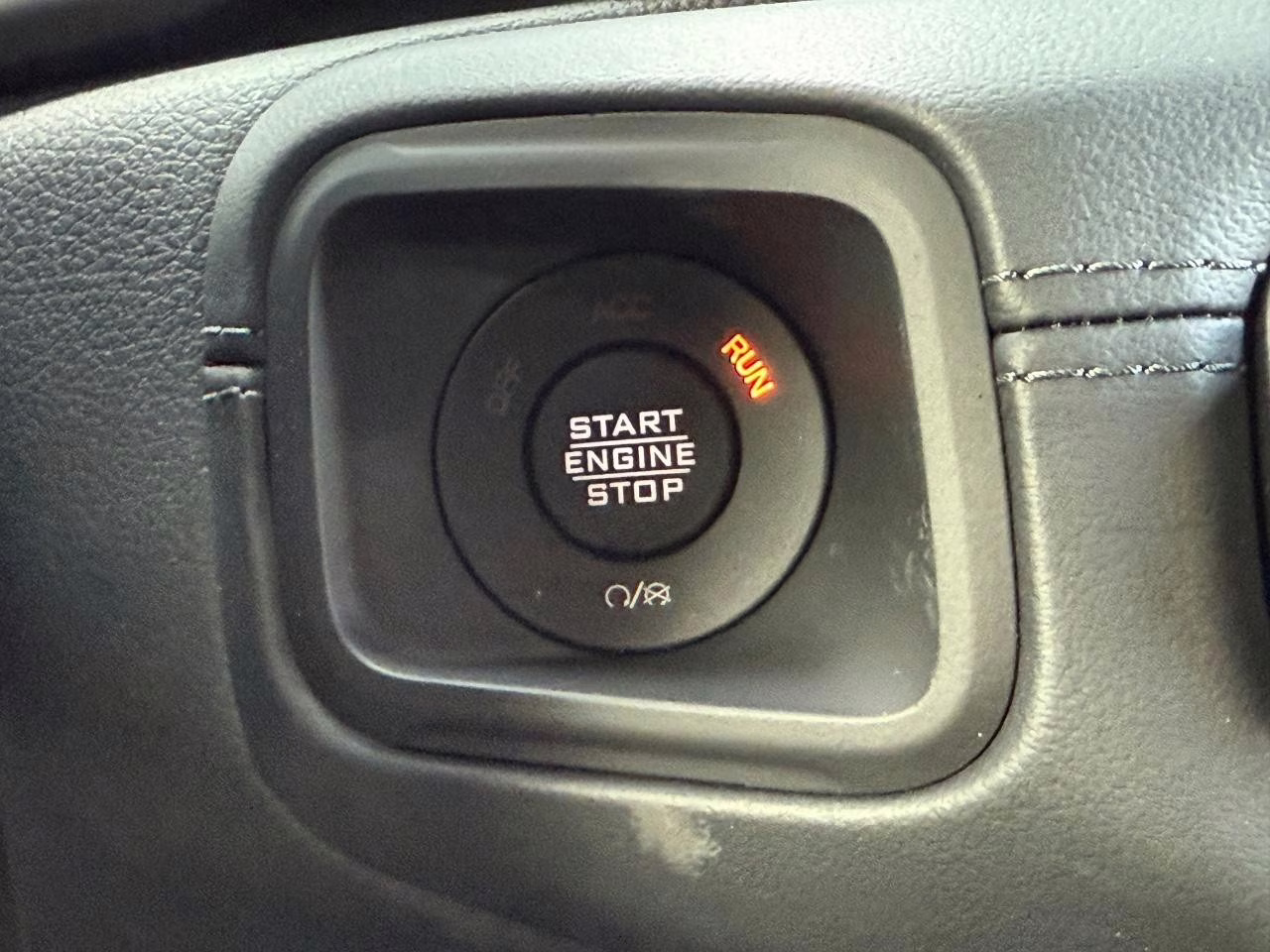 2026 Granite Crystal Metallic Clearcoat Jeep Wrangler Sahara 4X4 SUV