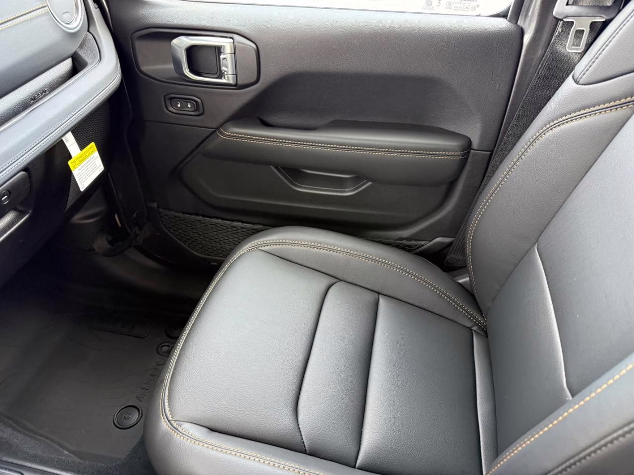 2026 Granite Crystal Metallic Clearcoat Jeep Wrangler Sahara 4X4 SUV