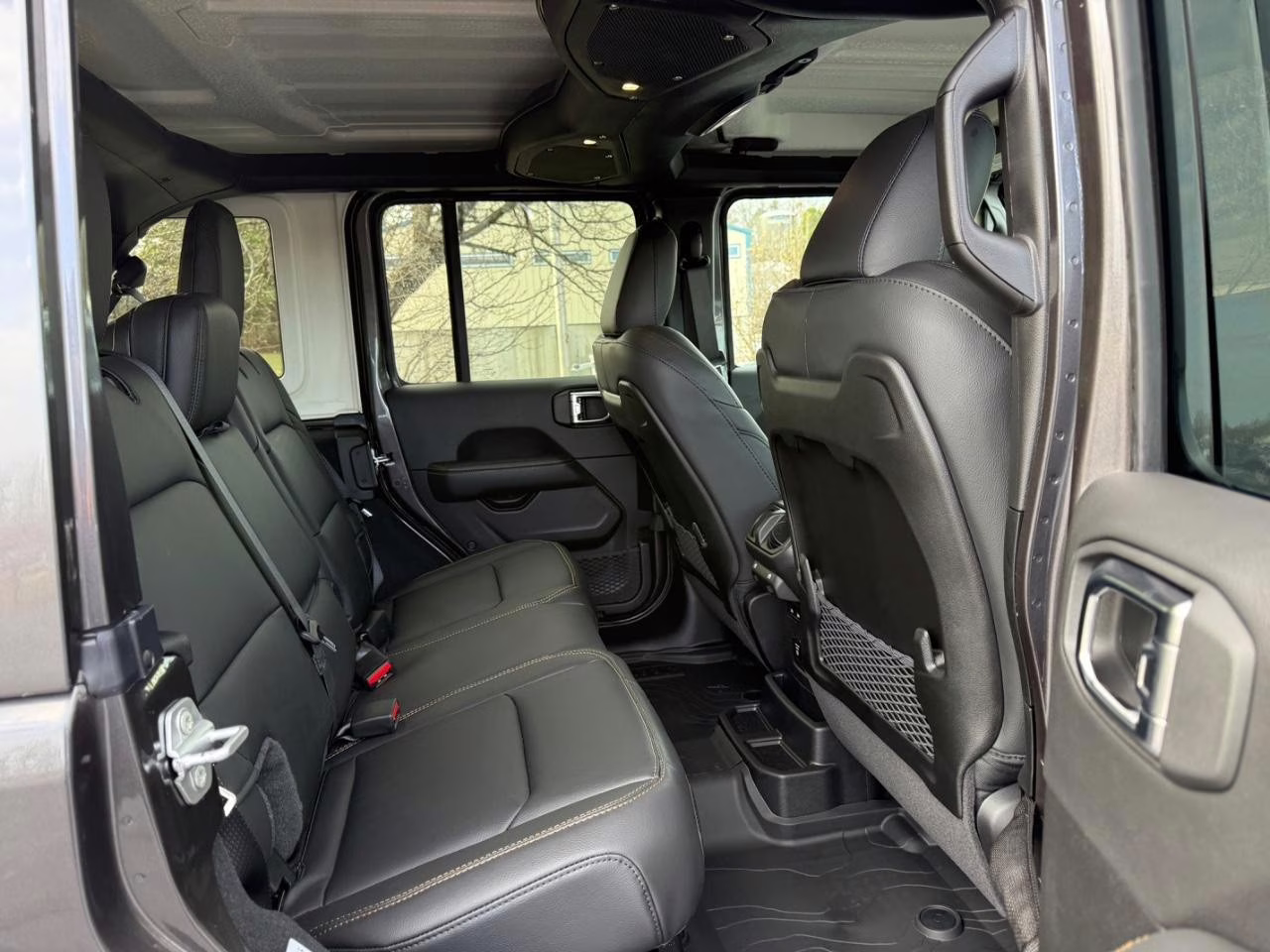 2026 Granite Crystal Metallic Clearcoat Jeep Wrangler Sahara 4X4 SUV