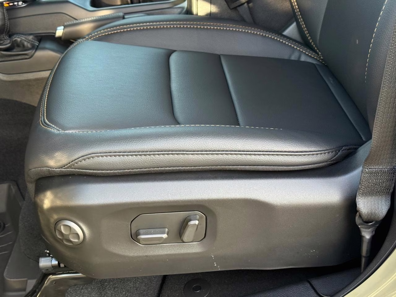 2026 41 Jeep Wrangler Sahara 4X4 SUV