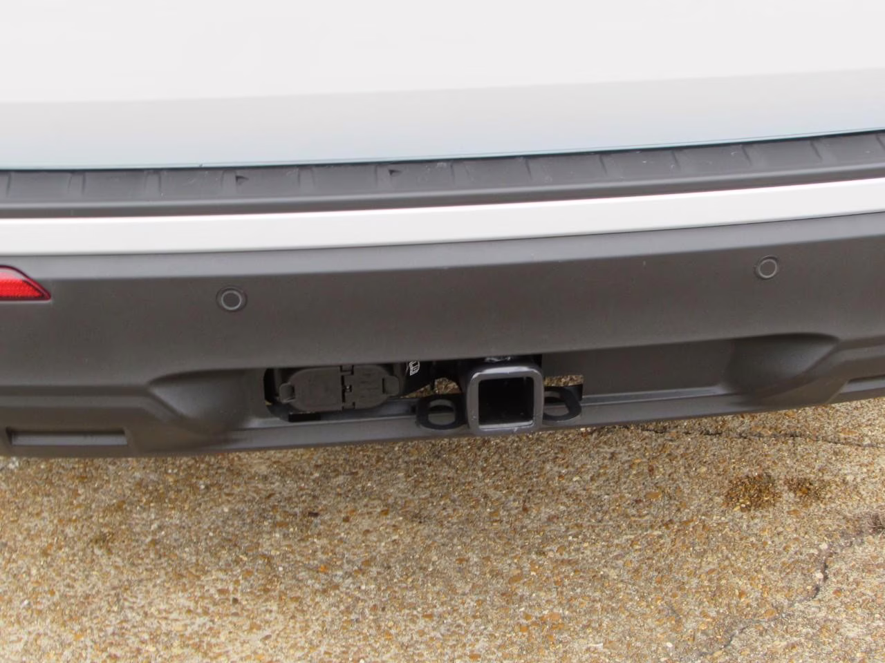 2026 Space White Metallic Ford Explorer Active 4X4 SUV