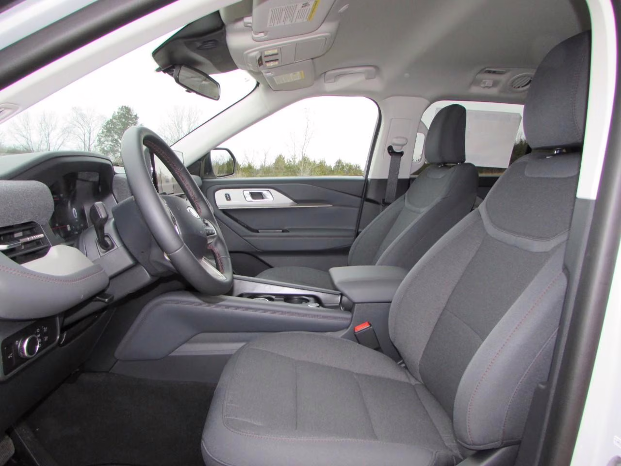 2026 Space White Metallic Ford Explorer Active 4X4 SUV