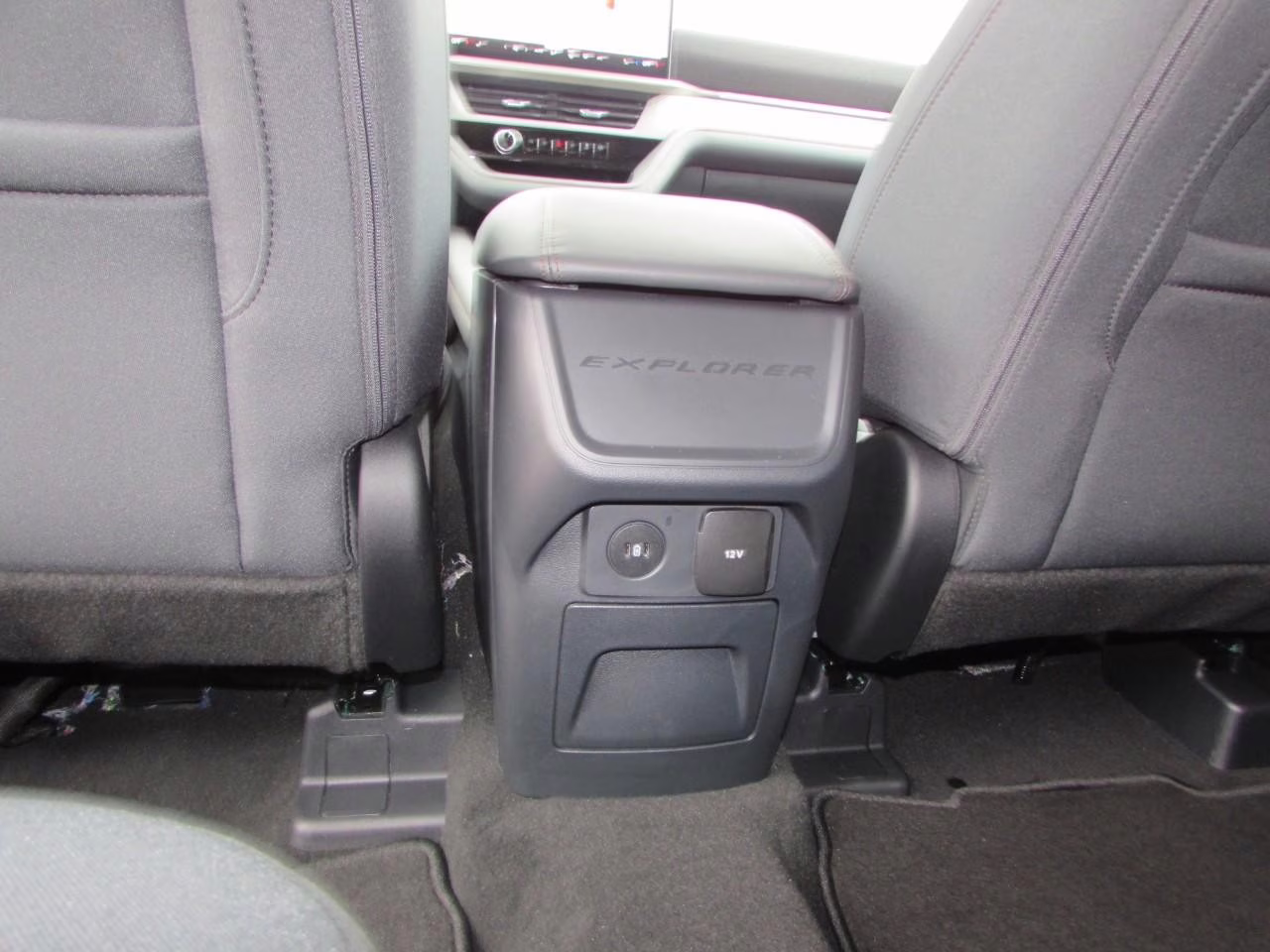 2026 Space White Metallic Ford Explorer Active 4X4 SUV