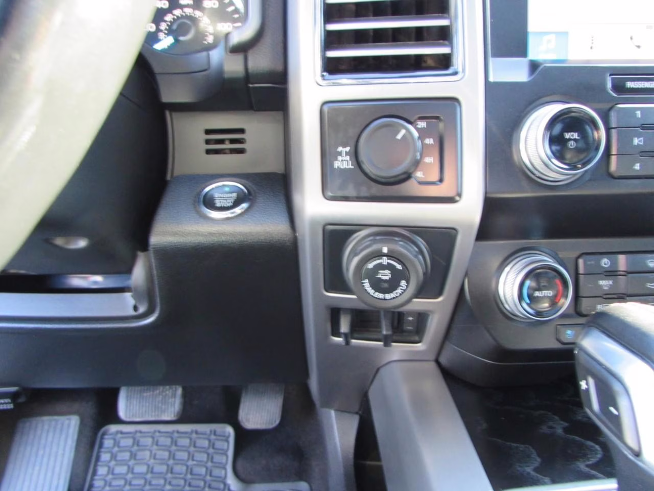 2019 Agate Black Metallic Ford F-150 Platinum 4X4 Truck