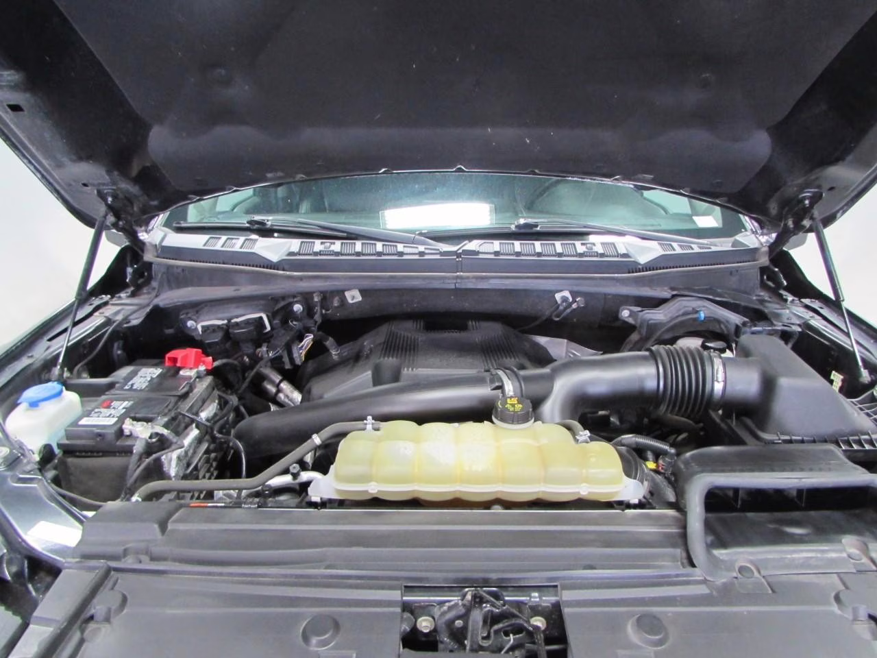 2019 Agate Black Metallic Ford F-150 Lariat 4X4 Truck