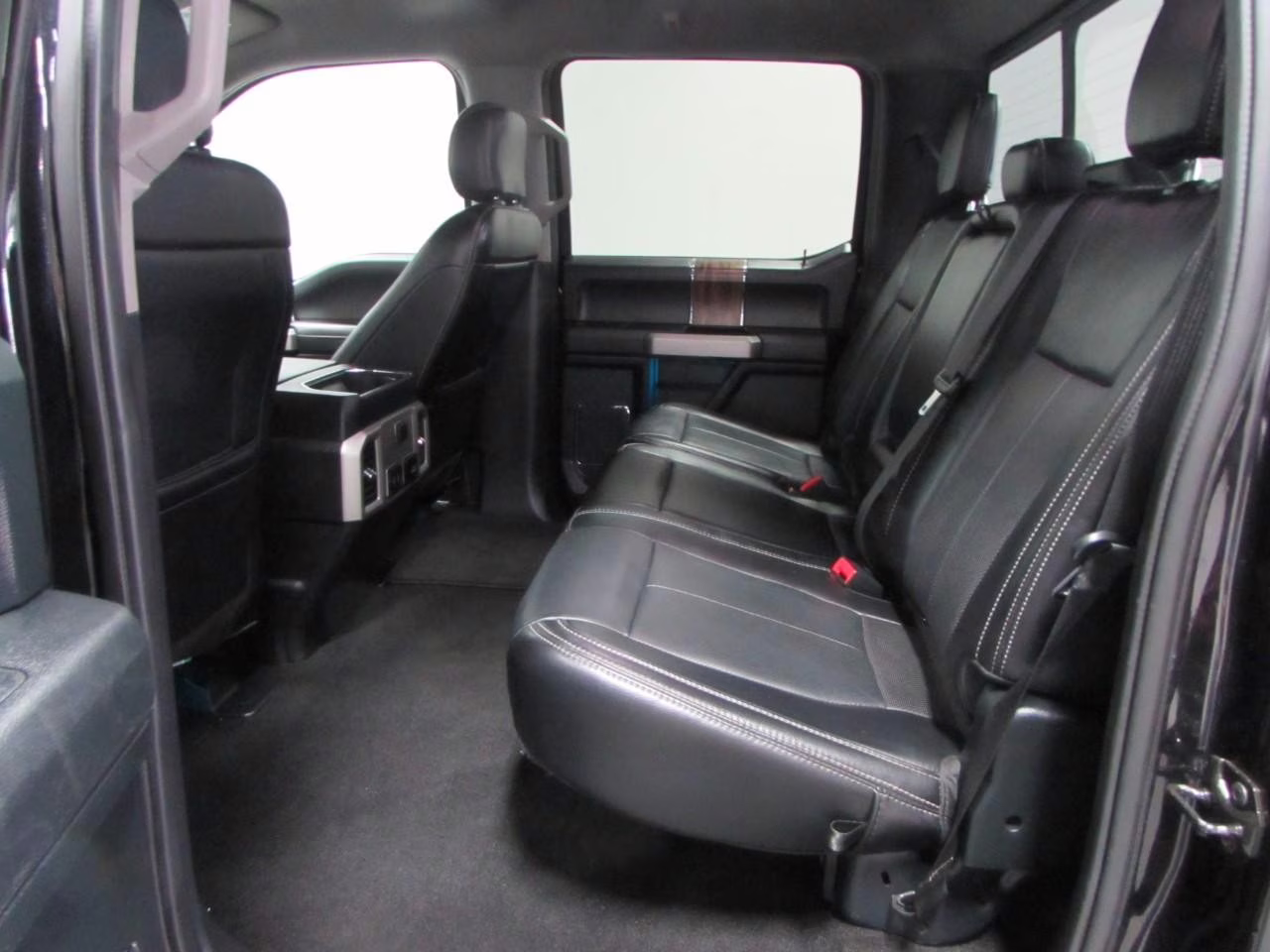 2019 Agate Black Metallic Ford F-150 Lariat 4X4 Truck