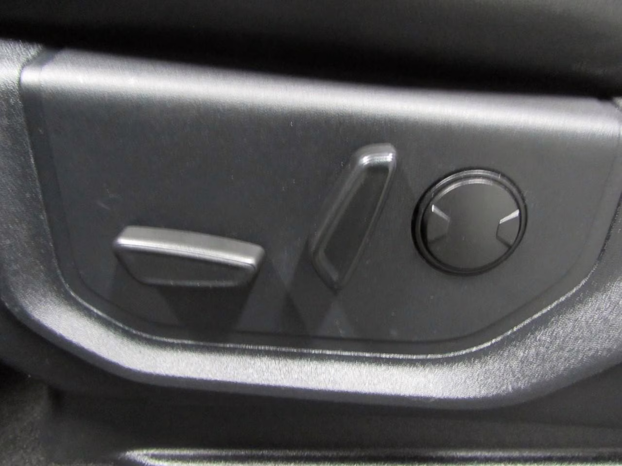 2019 Agate Black Metallic Ford F-150 Lariat 4X4 Truck