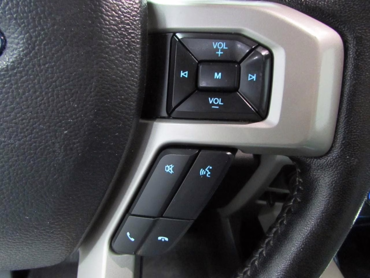 2019 Agate Black Metallic Ford F-150 Lariat 4X4 Truck