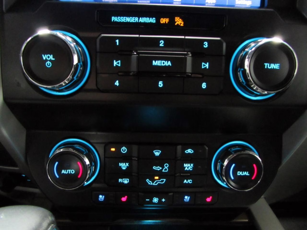 2019 Agate Black Metallic Ford F-150 Lariat 4X4 Truck