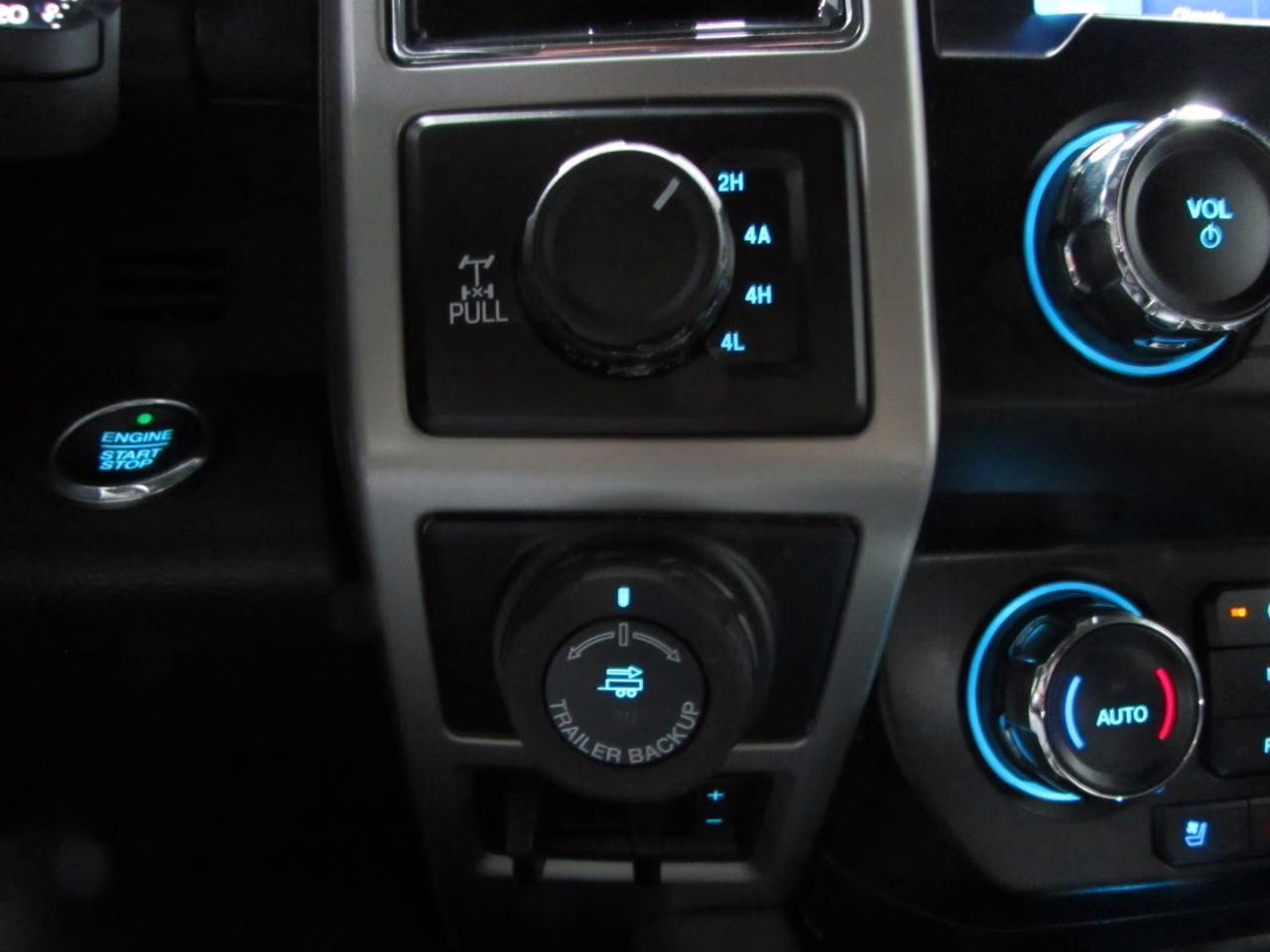 2019 Agate Black Metallic Ford F-150 Lariat 4X4 Truck