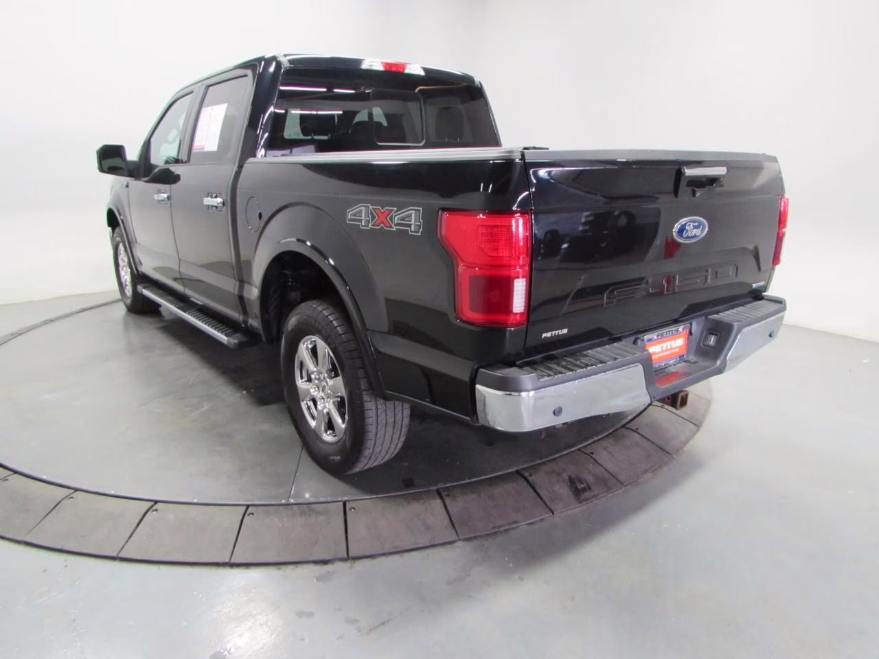 2019 Agate Black Metallic Ford F-150 Lariat 4X4 Truck