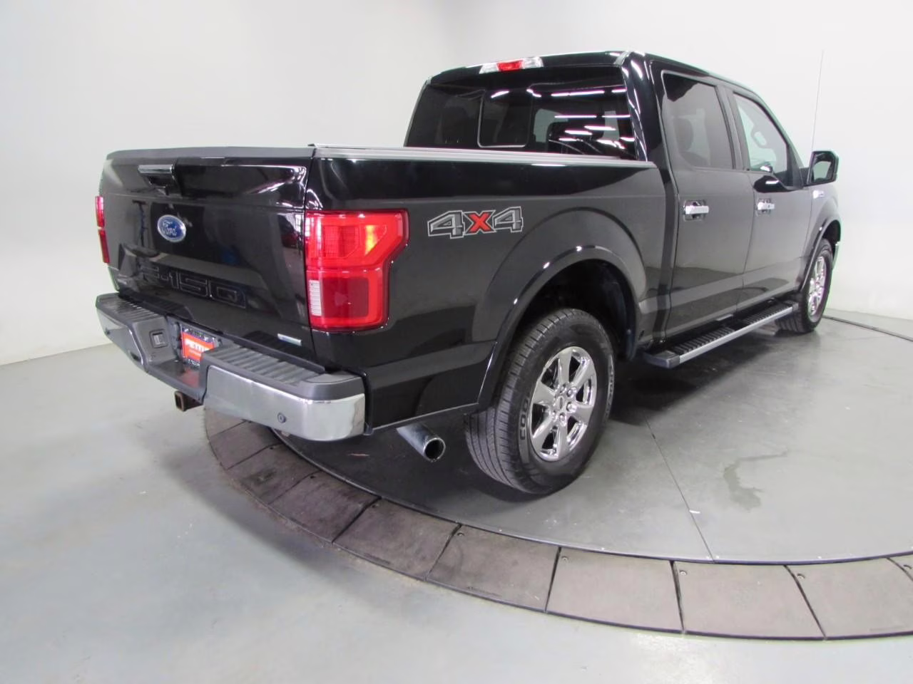 2019 Agate Black Metallic Ford F-150 Lariat 4X4 Truck