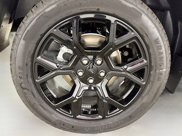 2026 Shadow Black Ford Maverick Lobo Standard AWD Truck