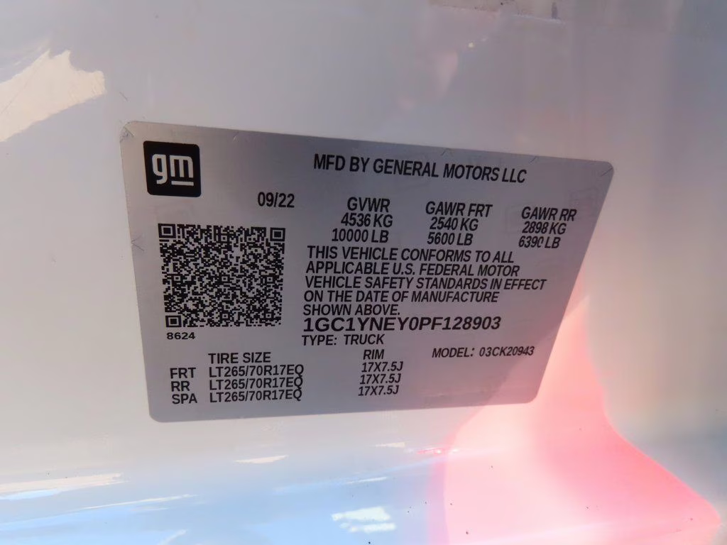 2023 Summit White Chevrolet Silverado 2500HD LT 4X4 Truck