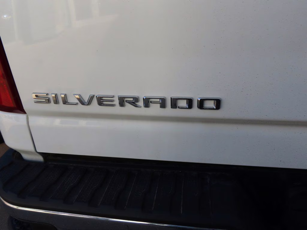 2023 Summit White Chevrolet Silverado 2500HD LT 4X4 Truck