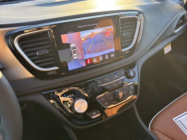 2026 Bright White Clearcoat Chrysler Pacifica Pinnacle FWD Van