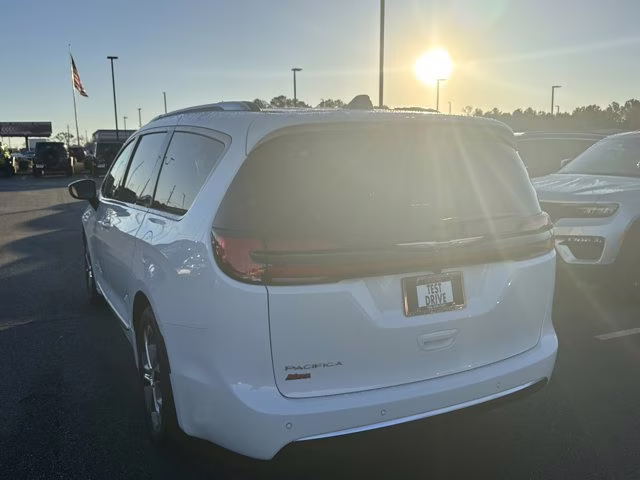 2026 Bright White Clearcoat Chrysler Pacifica Pinnacle FWD Van