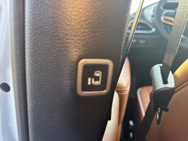 2026 Bright White Clearcoat Chrysler Pacifica Pinnacle FWD Van