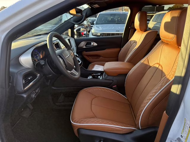 2026 Bright White Clearcoat Chrysler Pacifica Pinnacle FWD Van