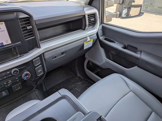2026 Oxford White Ford Super Duty F-600 DRW XL 4X4 Truck