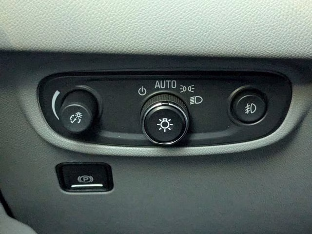 2022 Summit White GMC Terrain SLT FWD SUV