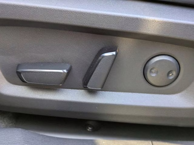 2026 Cosmic Blue Metallic Mitsubishi Outlander SE FWD SUV