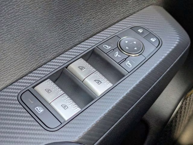 2026 Cosmic Blue Metallic Mitsubishi Outlander SE FWD SUV