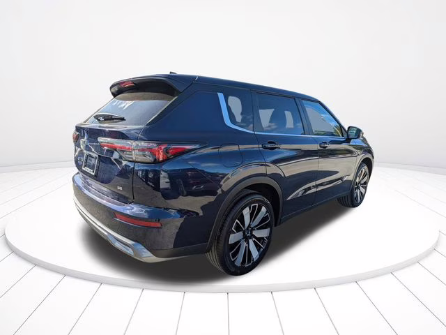 2026 Cosmic Blue Metallic Mitsubishi Outlander SE FWD SUV
