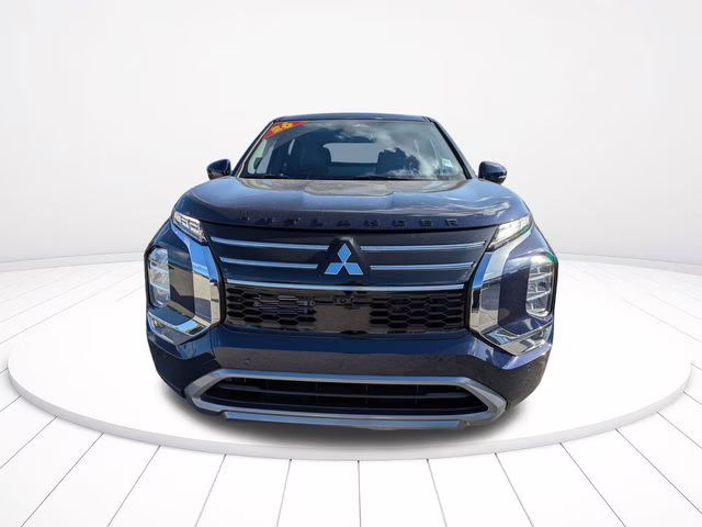 2026 Cosmic Blue Metallic Mitsubishi Outlander SE FWD SUV