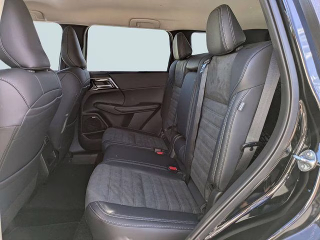 2026 Black Diamond Mitsubishi Outlander SE FWD SUV