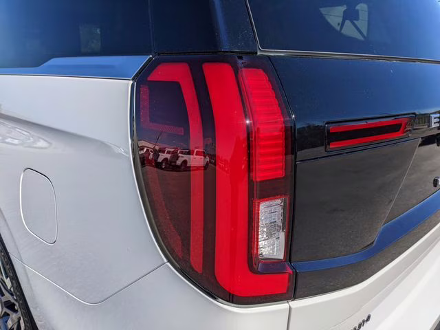 2026 Star White Metallic Tri-Coat Ford Expedition Max Platinum 4X4 SUV