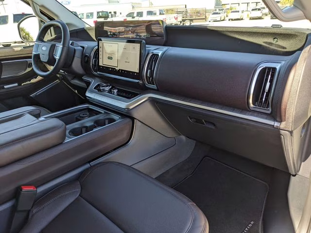 2026 Star White Metallic Tri-Coat Ford Expedition Max Platinum 4X4 SUV