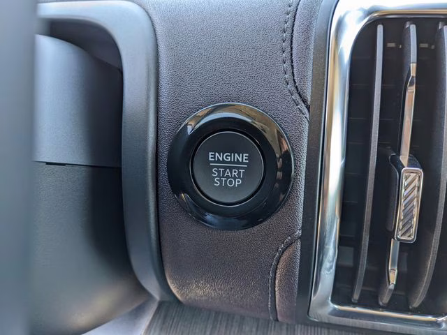 2026 Star White Metallic Tri-Coat Ford Expedition Max Platinum 4X4 SUV