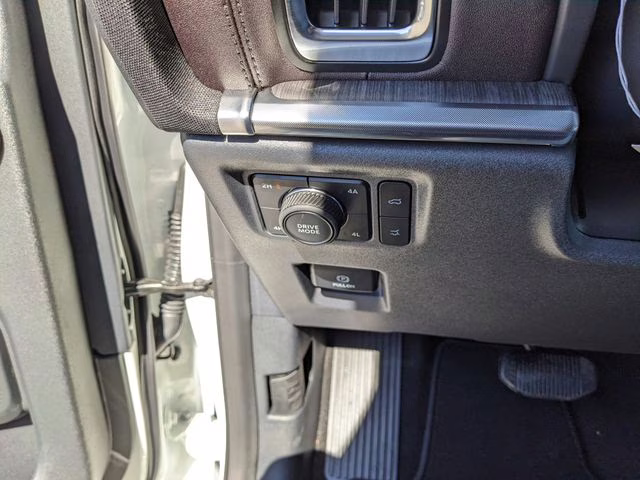 2026 Star White Metallic Tri-Coat Ford Expedition Max Platinum 4X4 SUV