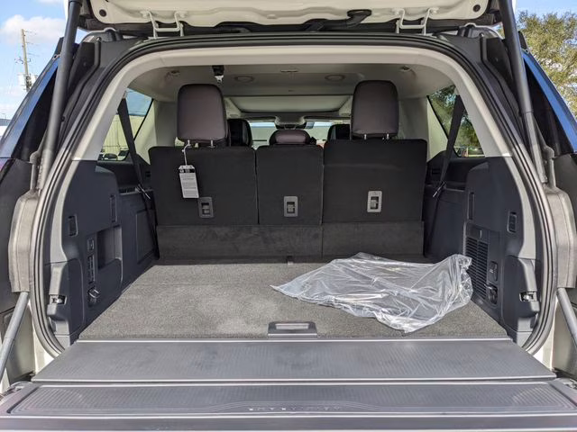 2026 Star White Metallic Tri-Coat Ford Expedition Max Platinum 4X4 SUV