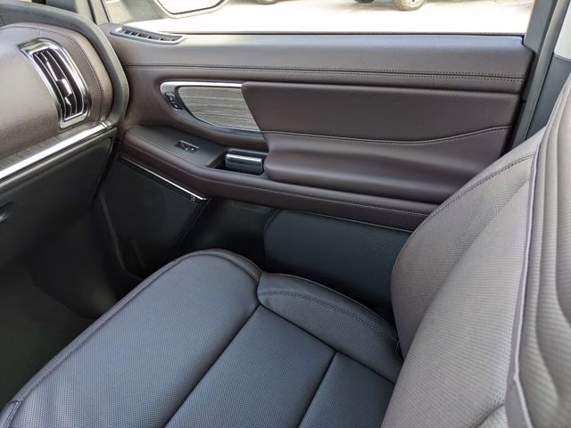 2026 Star White Metallic Tri-Coat Ford Expedition Max Platinum 4X4 SUV