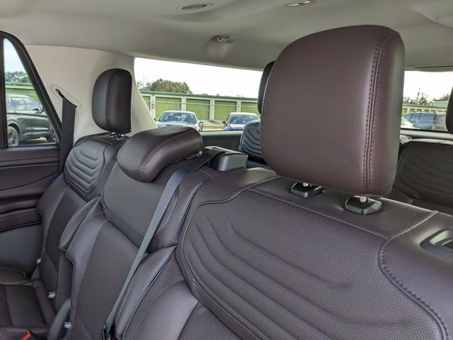 2026 Star White Metallic Tri-Coat Ford Expedition Max Platinum 4X4 SUV